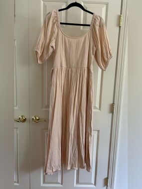 Little Cottonwood Light Peach Puff-Sleeve Midi Dress